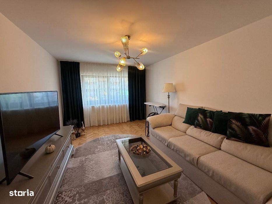 De vanzare Apartament 3 camere, zona Ampoi 3.