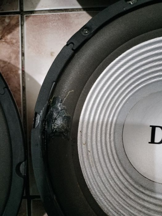 Difuzoare "pe  12" 4.buc. funcționale + Diverse