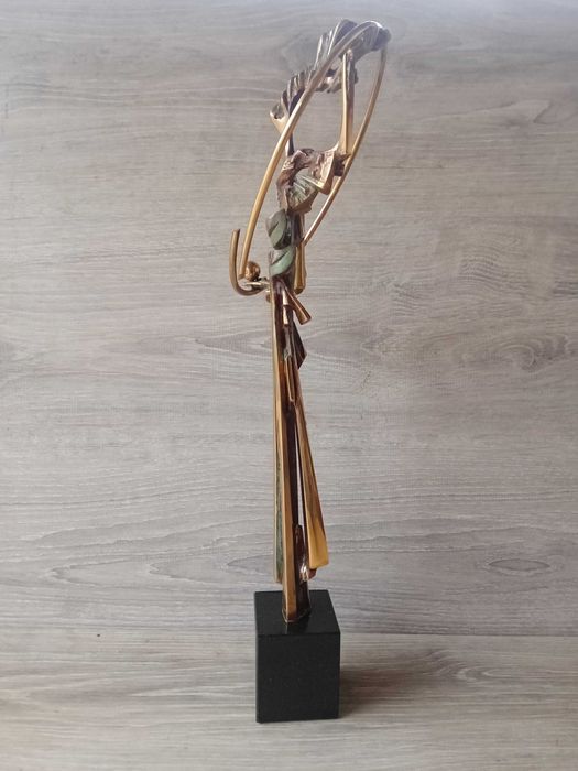 Авторска пластика статуетка