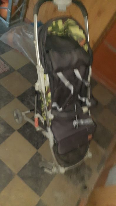 Коляска детская компактно складывается