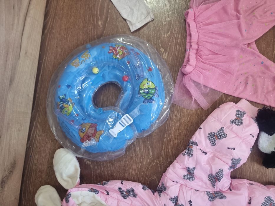 Цена за все Вещи для девочек Комбинезон и баллон новий 
Комбинезон и б