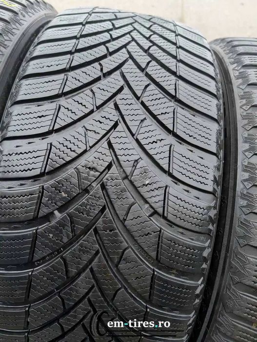 SET 4 Anvelope Iarna 225/50 R18 SEMPERIT Speed Grip 5 99V