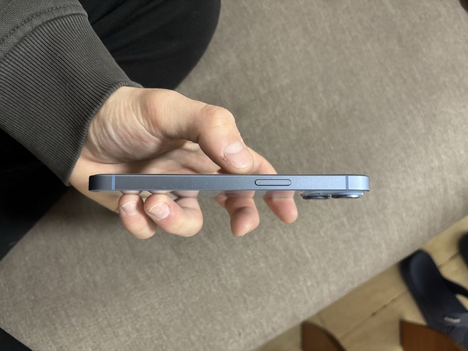 Продам айфон 14 срочно