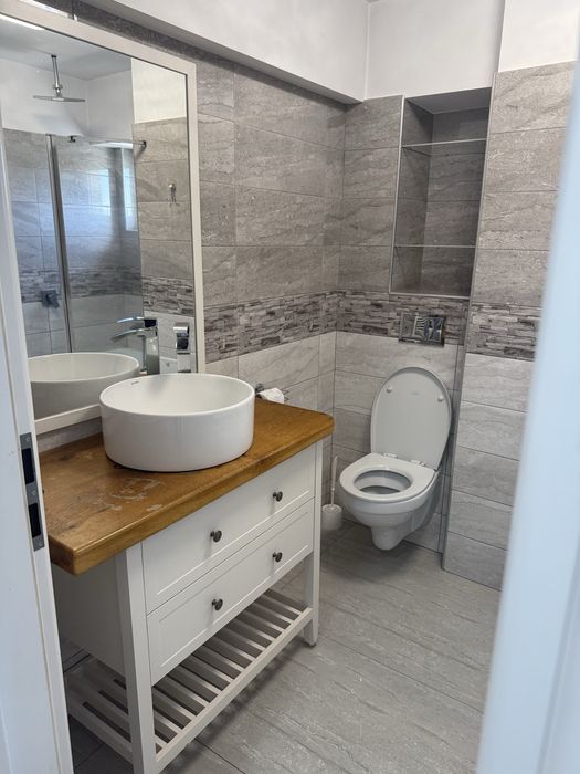 Inchiriez apartament