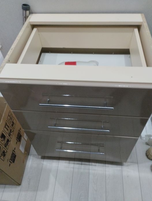 Отдам тумбу даром