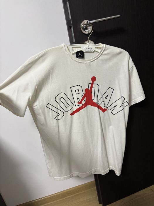 Tricou Jordan alb – mărimea S, nou fără etichetă