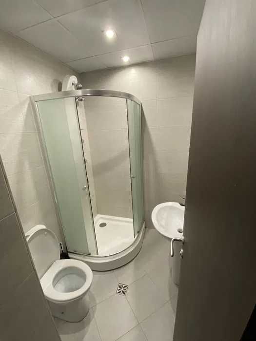 Дава се под наем Тристаен апартамент в София, Зона Б-19 - 100 кв.м за 1100 € - Снимка #2