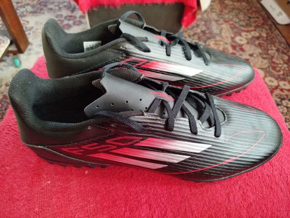 Обувки за футбол Adidas F50