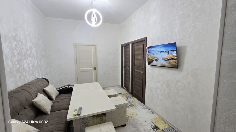 Узимни уйим 8 этажка янги гиштлиг домни 2 этажи 2 хона килинган 45м²