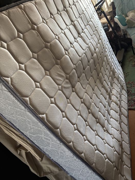 Продам матрас 160 на 200