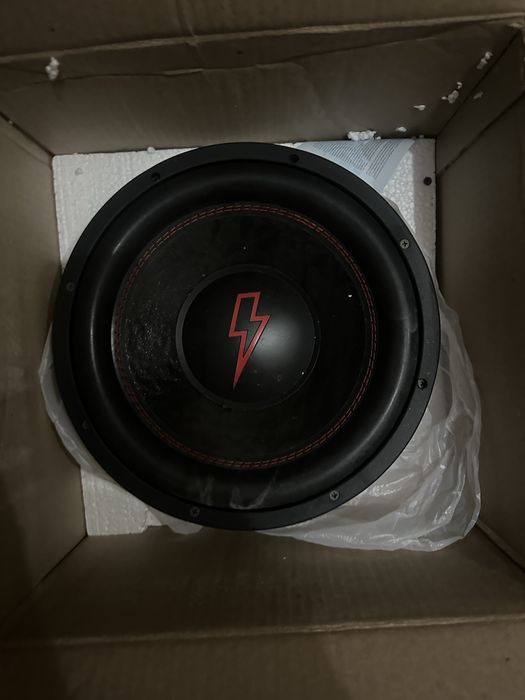 Продам сабвуфер.