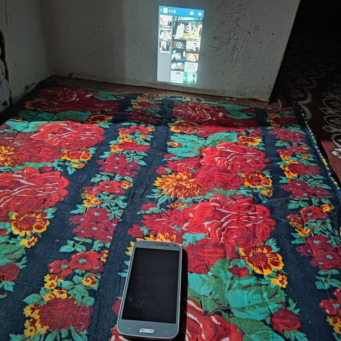 Samsug PROEKTOR sotiladi