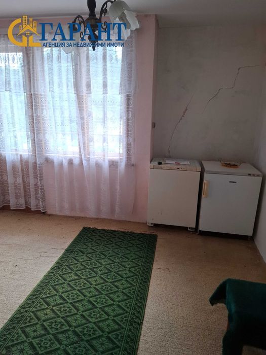 Недвижими имоти Гарант продава, къща в с.Кондофрей, община Радомир.