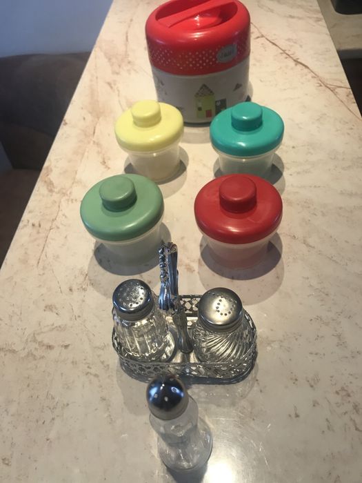 Канчета за храна; Лот за подправки + подарък