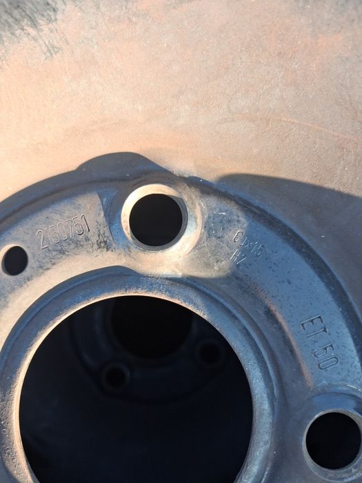 De vanzare jante folosite pe un renault clio