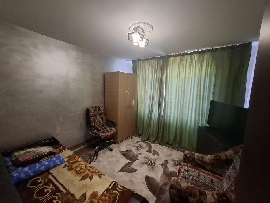 Primesc in gazdă o fata