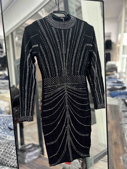 Елегантна дамска рокля стандарт размер