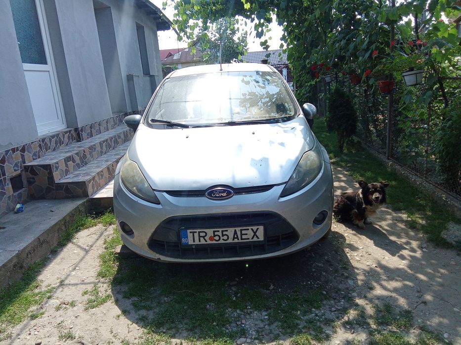 Ford fiesta 2010. Pentru piese sau reparatii.