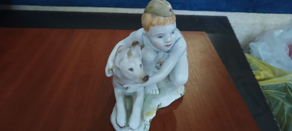 Продам статуэтки