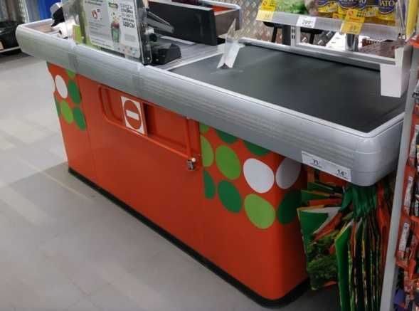 Кассовые боксы столы