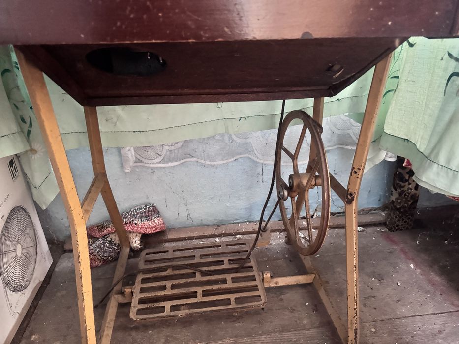 Masine de cusut foarte veche