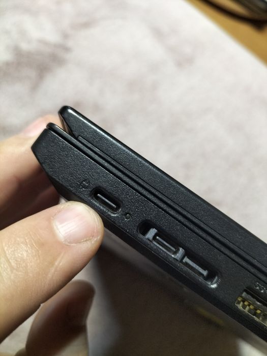 Lenovo L480 ,i7-8550u,8gb RAM,ssd 128gb display 14 fhd  cu urme