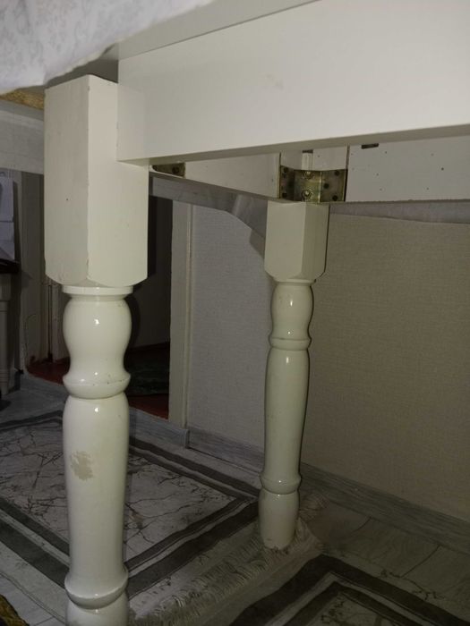 Продам,обеденный стол, натуральное дерево.