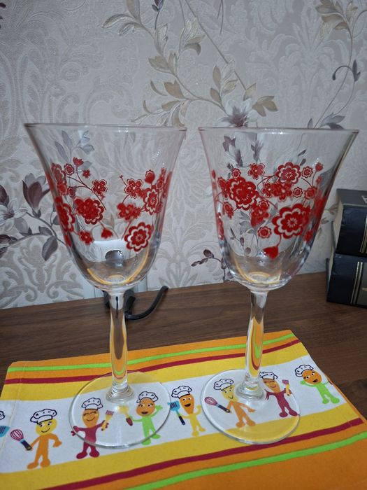 Бокалы красивые. 2шт.