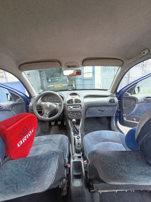Peugeot 206 2002г. 1.4 бензин