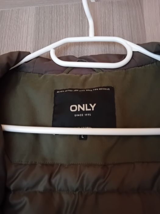 Vând geaca groasa de iarna