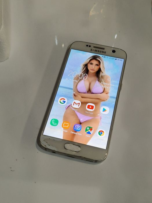 Telefon Samsung S7 cu spatele fisurat