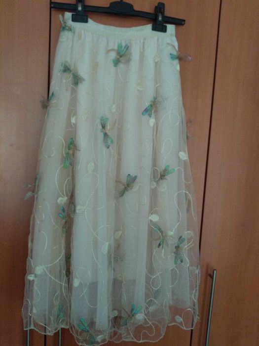 Пола тюл и подплата в светъл прасковен цвят- лично предаване София