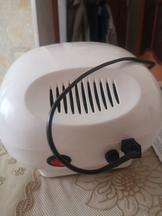 Продам лампу для сушки ногтей