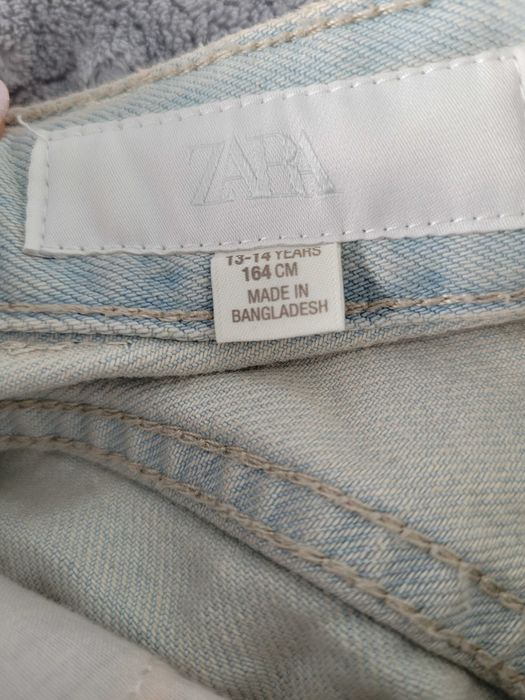 Светли дънки с камъни " Zara"