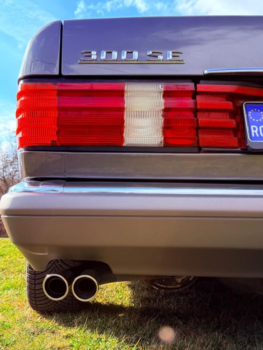 Mercedes-Benz 300SE (W126)