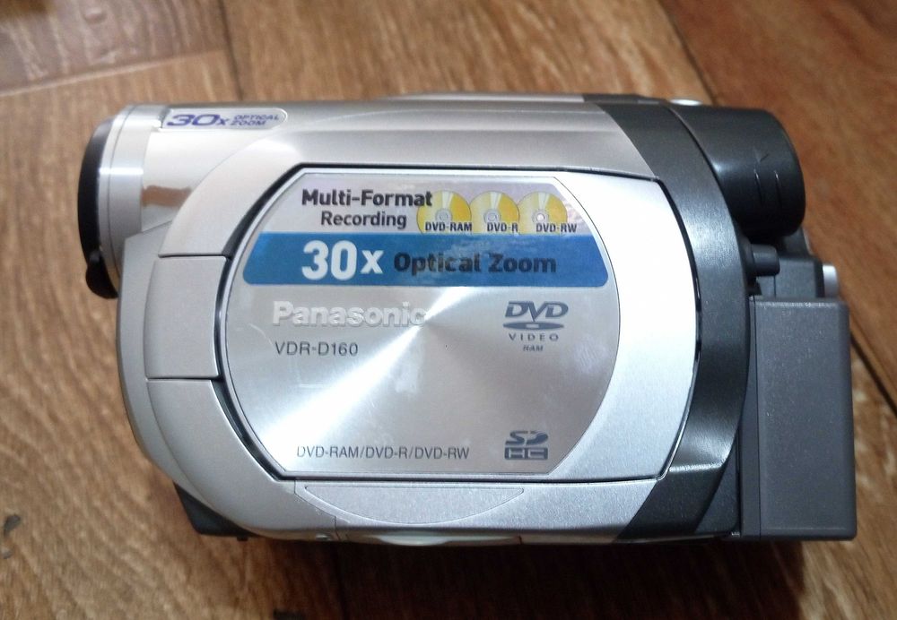Камера Panasonic VDR-D160