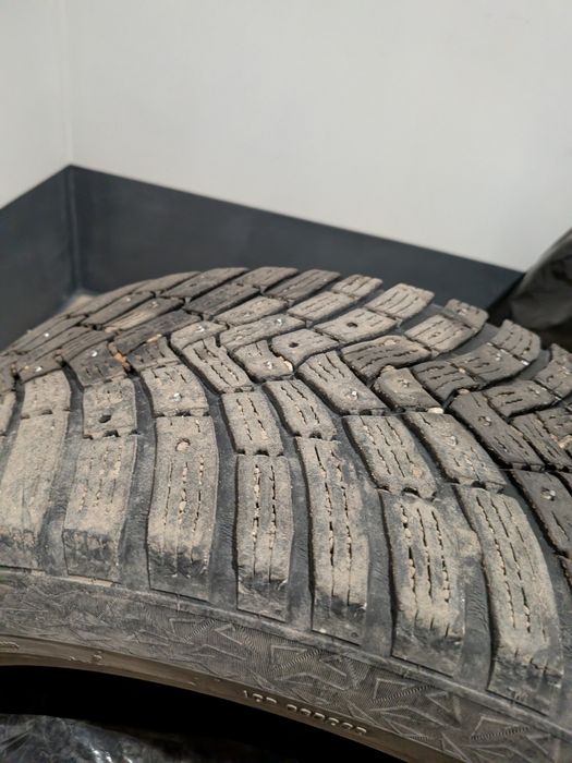 Продам диски с зимней резиной R18