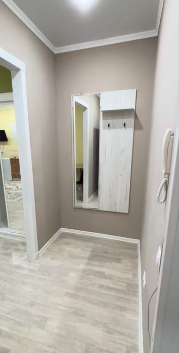 Прихожая настенная с зеркалом