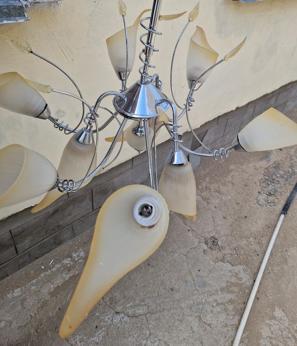 Люстра сатылады.