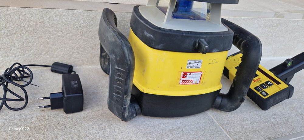 Leica nivela laser rotativa cu dubla pantă