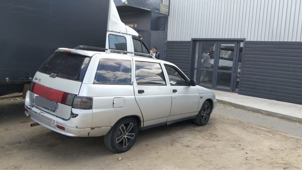 Продам машину Лада 2111 газ-бензин