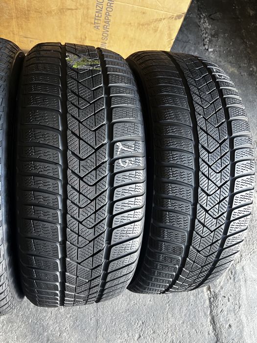 4 anvelope iarna 235/50/19 , Pirelli , MO , DOT 2023 , 6 mm !