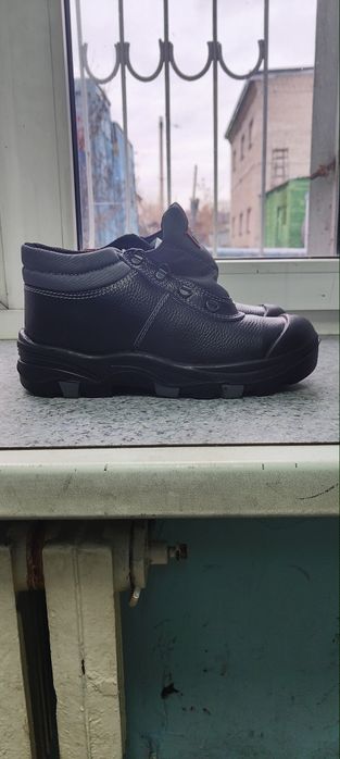 Продам рабочие ботинки!!!