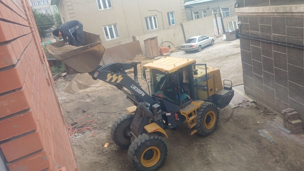 Услуги Погрузчик 2 куб