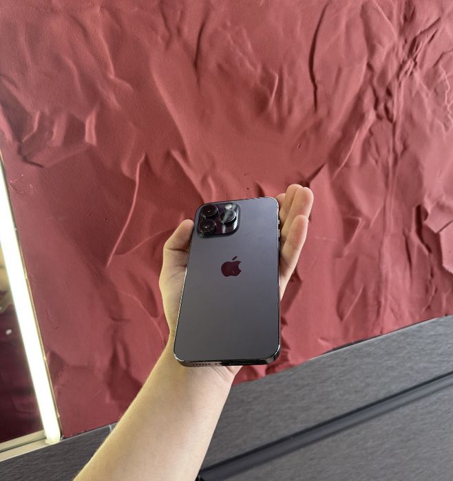 Продам Айфон 14 Про макс