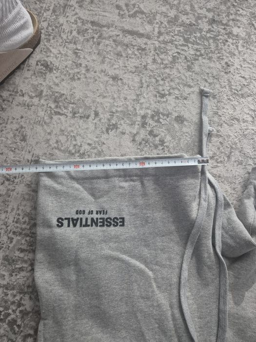 Pantaloni essentials