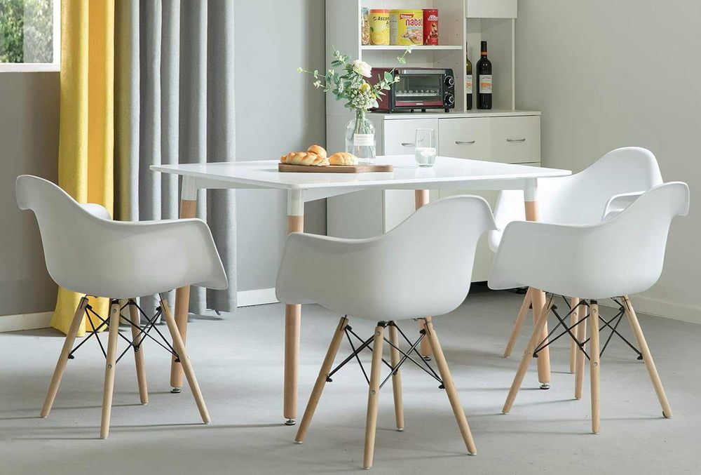 Комплект от 4 трапезни стола, Модерен пластмасов, от средата на века