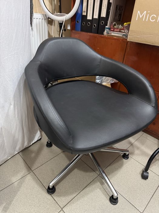 Фризьорски стол, почти нов, много малко използван