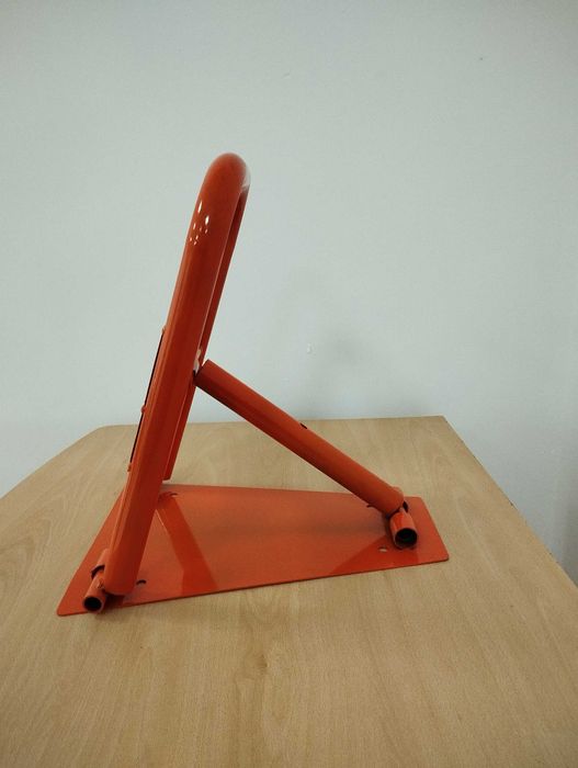 Паркинг скоба , стопер , бариера , ограничител за автомобили