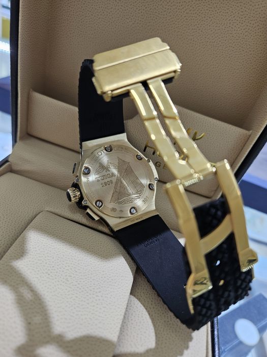 Продам золотые часы Хублот, для спортивных и брутальных мужчин.